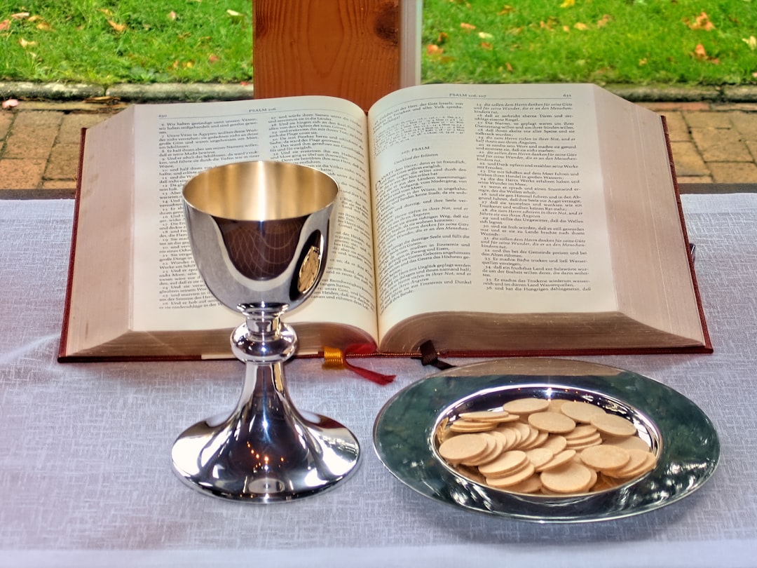 chalice, plate, hostien, book, bible, communion cup, chalice, white, silver, table, daylight, light, true light, day, Eucharist, supper, communion, eucharist, supper, communion, green